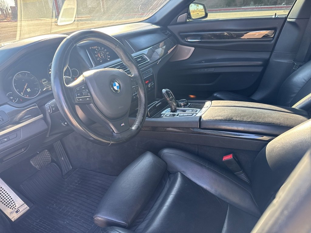 Used 2015 BMW 750Li xDrive image 8