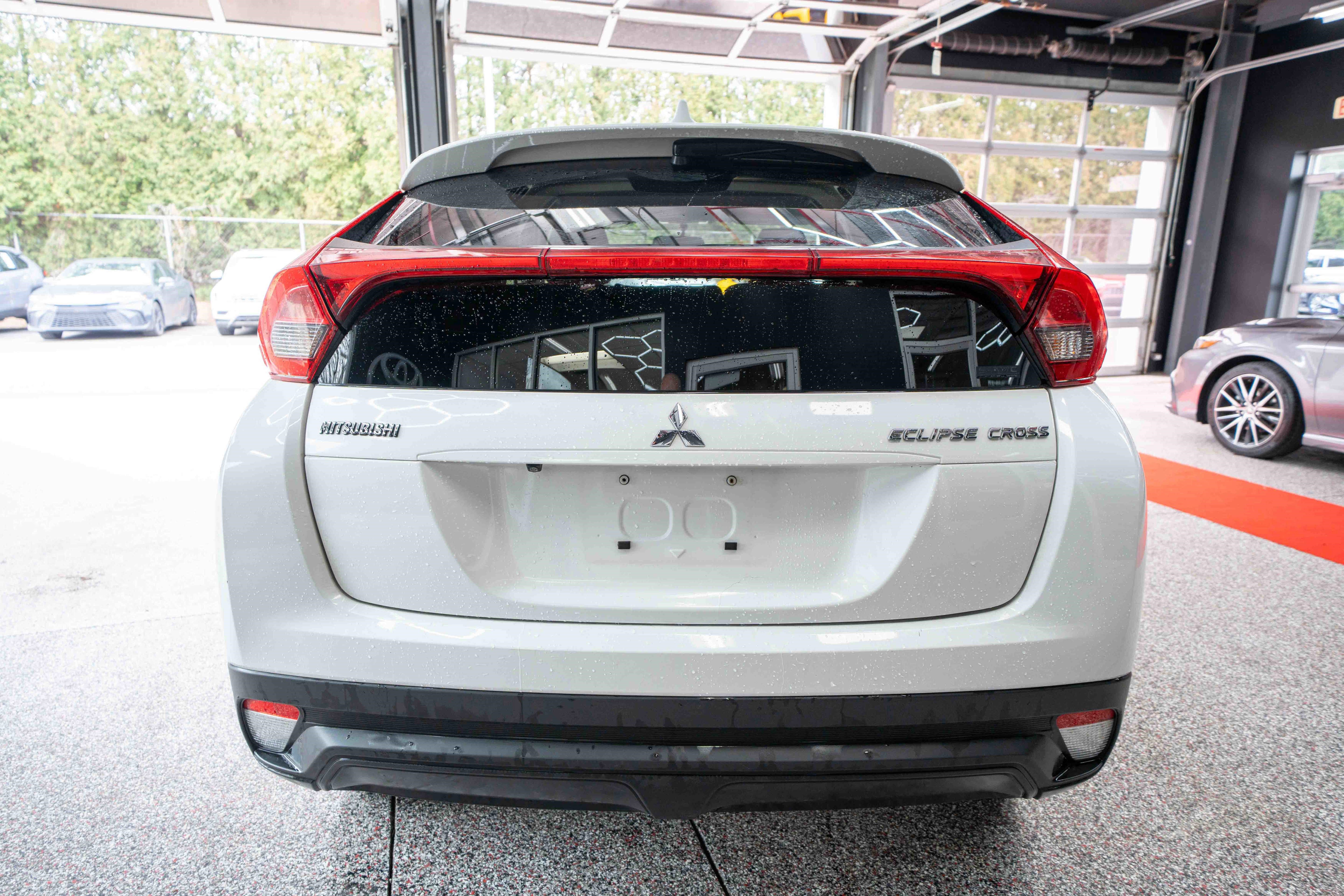 Used 2019 Mitsubishi Eclipse Cross ES image 3