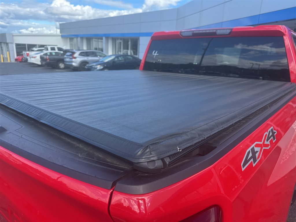 Used 2022 Chevrolet Silverado 1500 LT AWD/4WD image 4