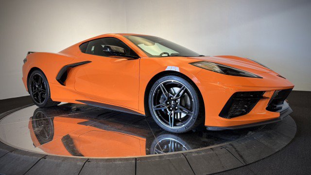 Used 2024 Chevrolet Corvette Stingray Premium Cpe w/ Z51 Performance Package RWD image 16