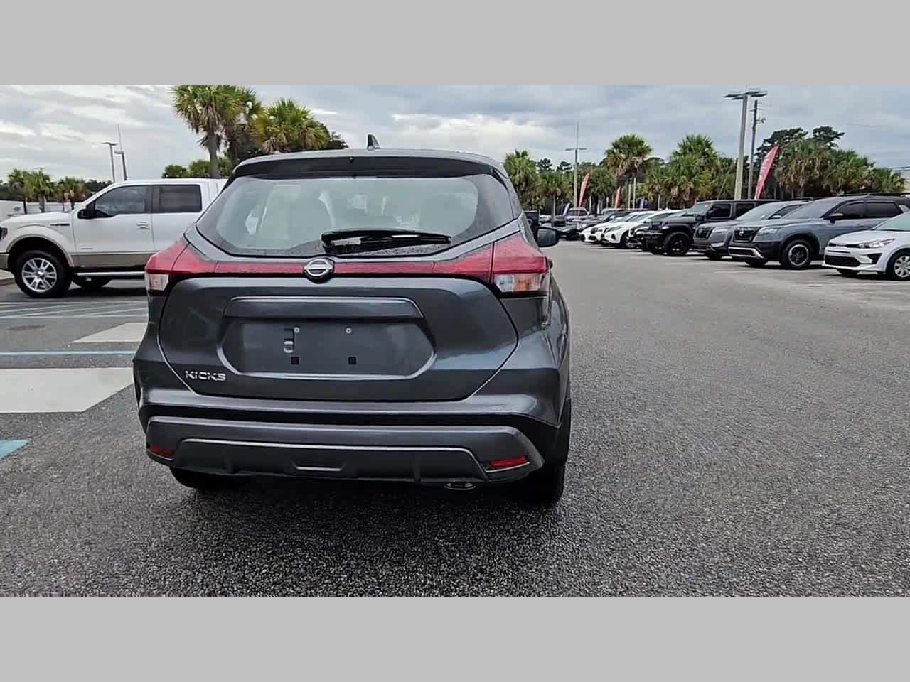 New 2025 Nissan Kicks Play S image 30