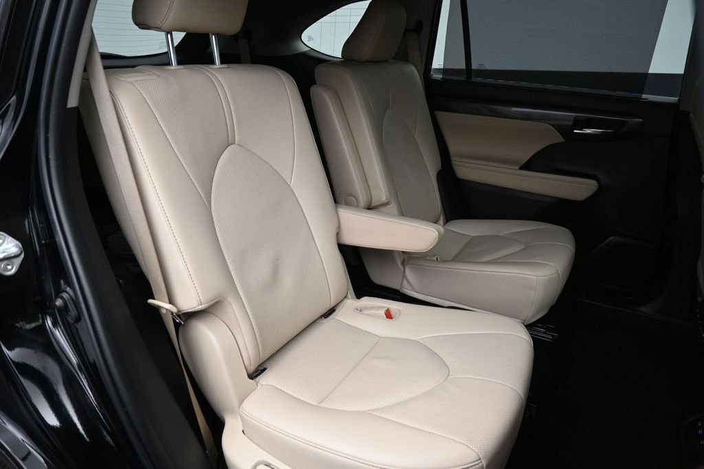 Used 2022 Toyota Highlander Limited AWD/4WD image 26