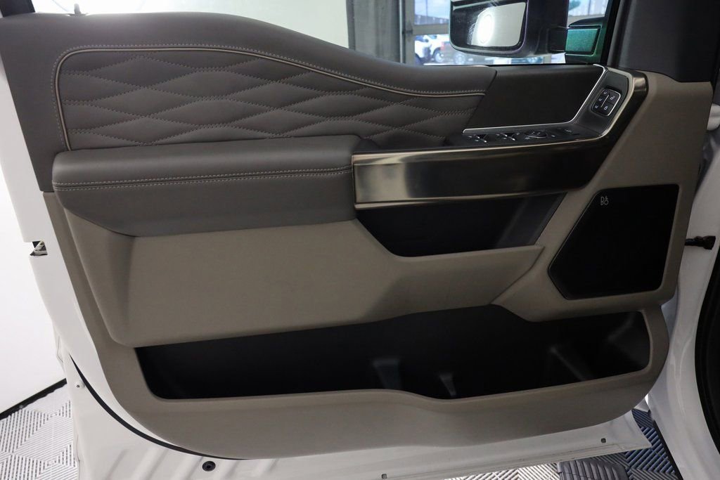 Used 2025 Ford F450 Platinum w/ Platinum Plus Package image 15