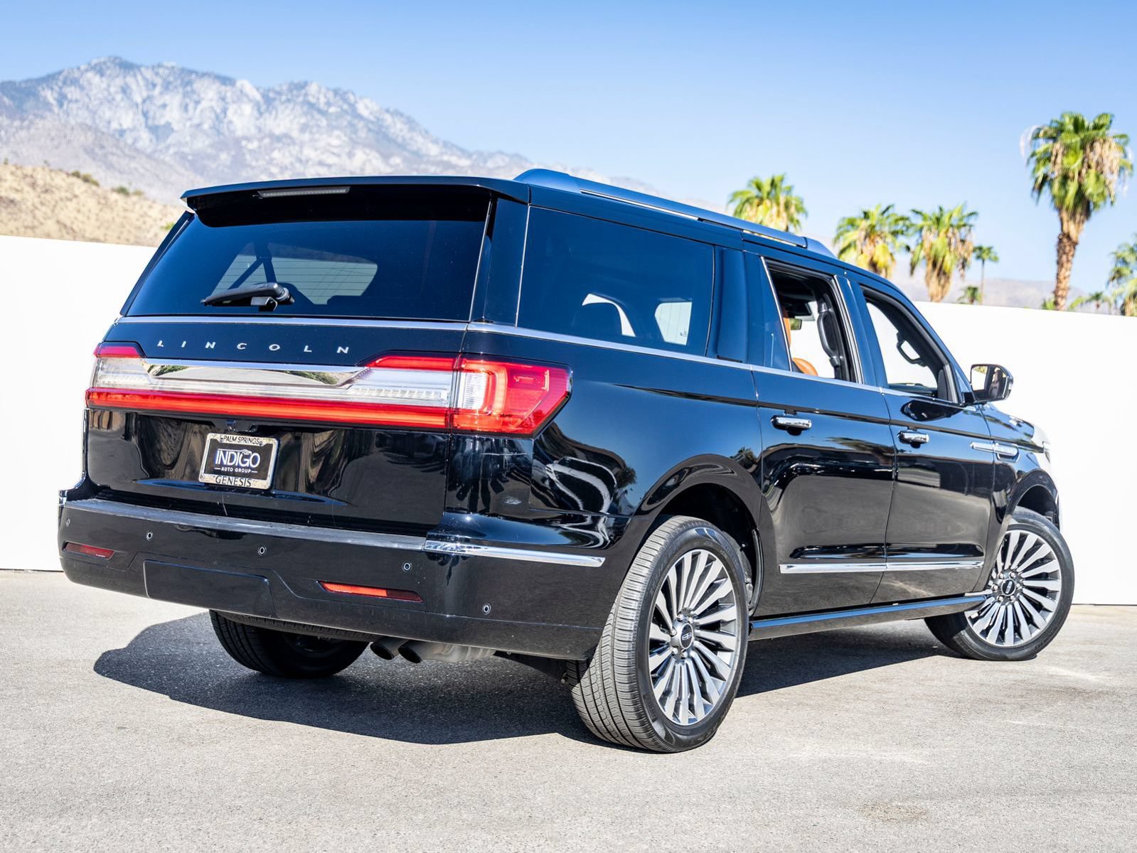 Used 2018 Lincoln Navigator L Reserve w/ Technology Package AWD/4WD image 12