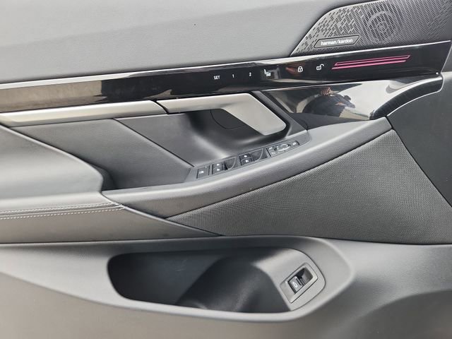 Used 2024 BMW 530i RWD image 23