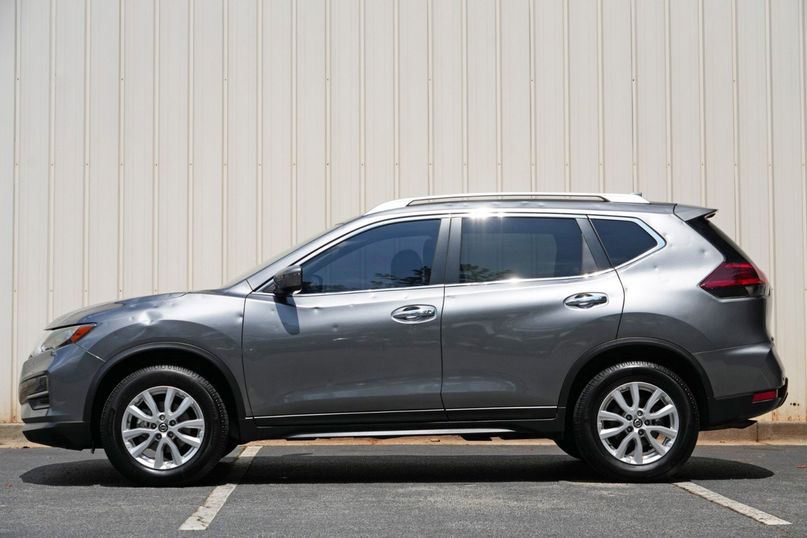 Used 2020 Nissan Rogue SV AWD/4WD image 8