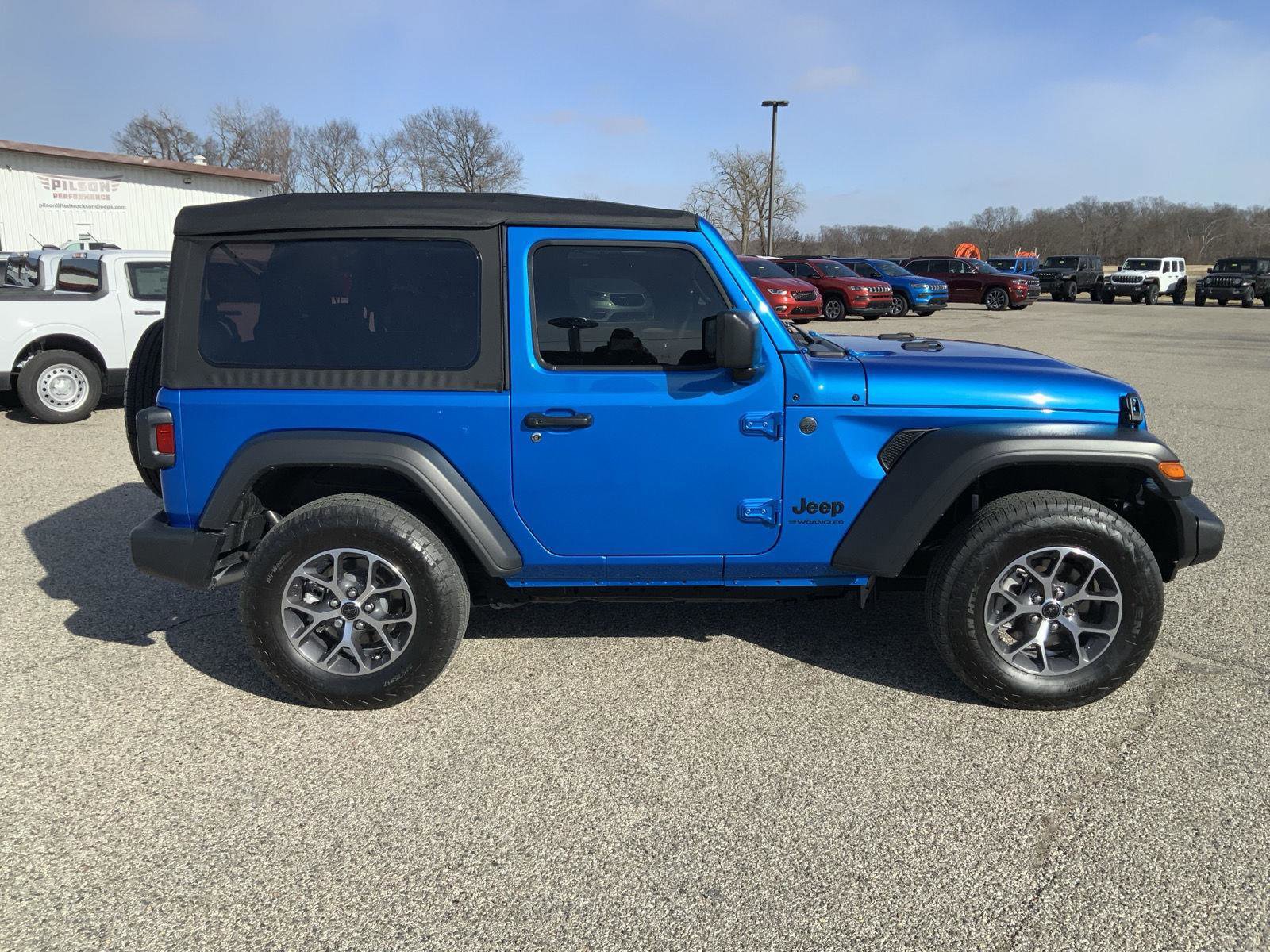 Used 2025 Jeep Wrangler Sport image 11