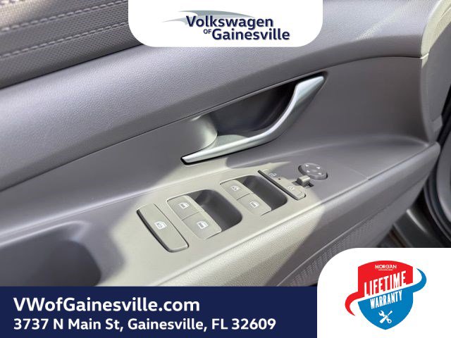 Used 2024 Hyundai Elantra SEL image 16