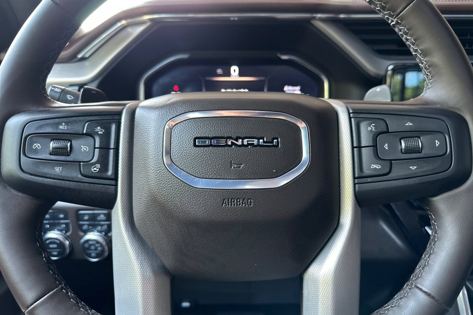 Used 2025 GMC Sierra 1500 Denali w/ Technology Package image 23