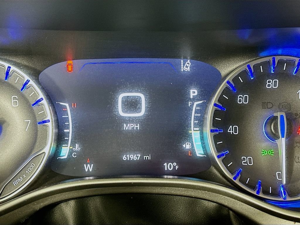 Used 2023 Chrysler Pacifica Touring-L image 17