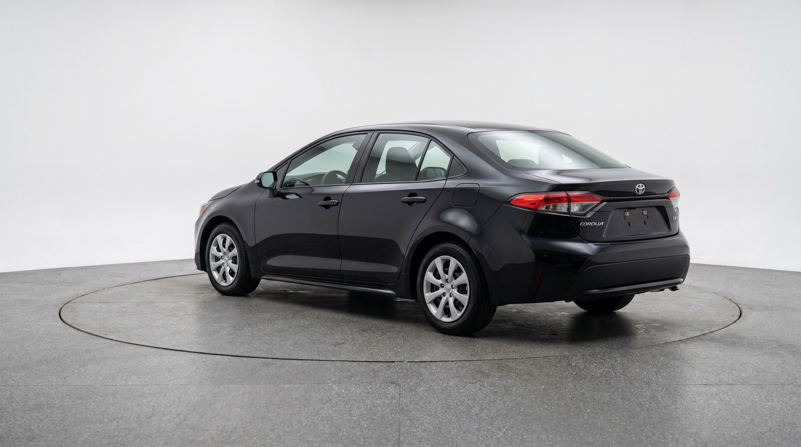 Used 2025 Toyota Corolla LE FWD image 6