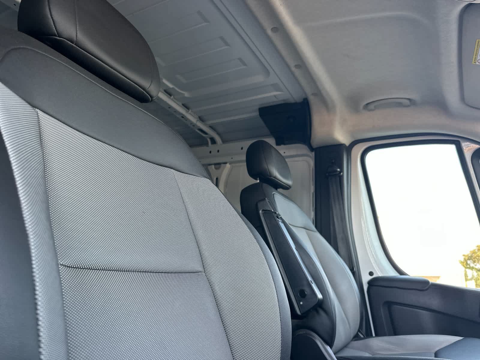 Used 2025 RAM ProMaster 2500 w/ Convenience Group FWD image 17