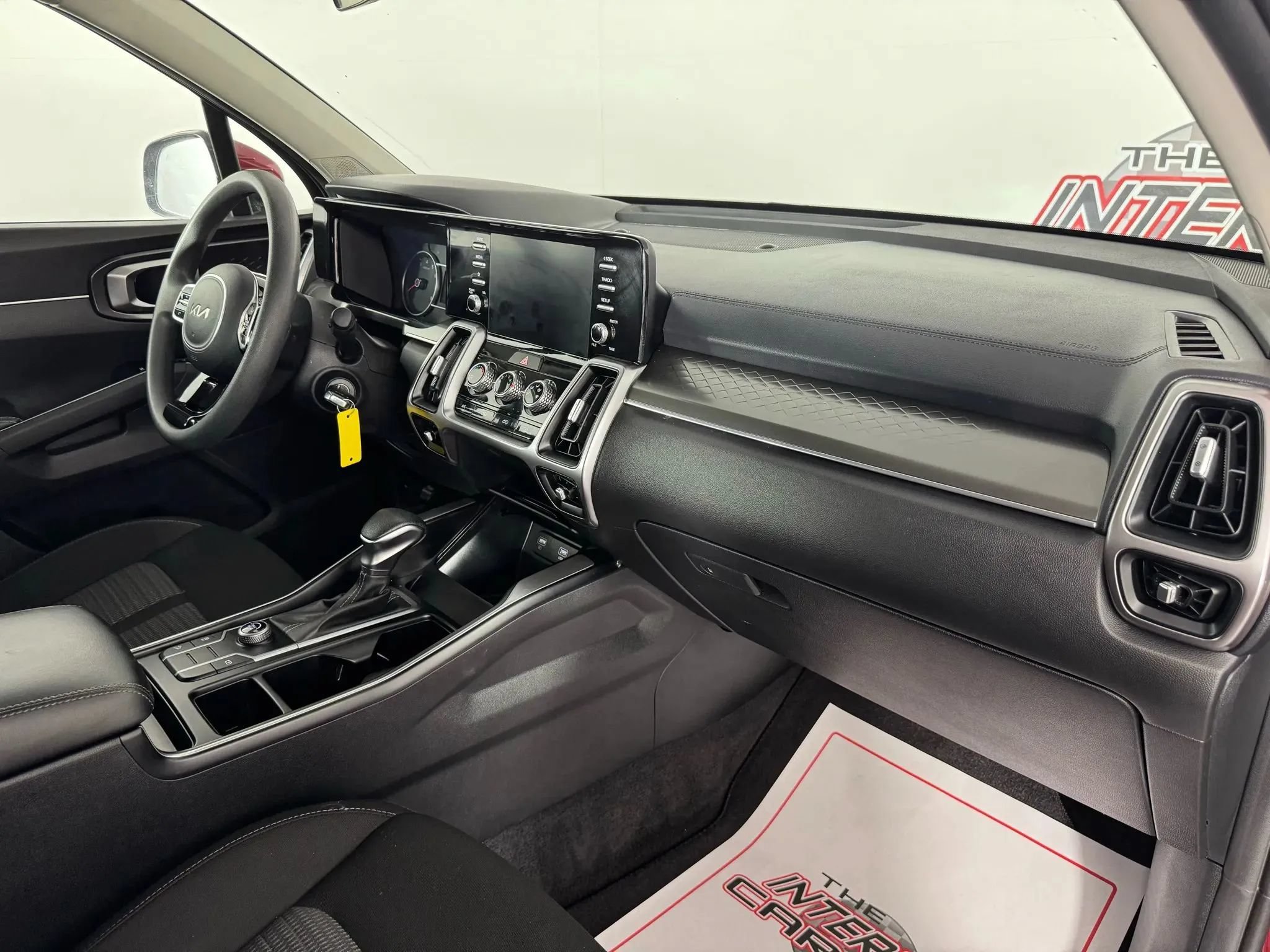 Used 2023 Kia Sorento LX FWD image 12