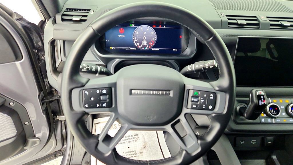 Used 2024 Land Rover Defender 130 X-Dynamic SE image 13