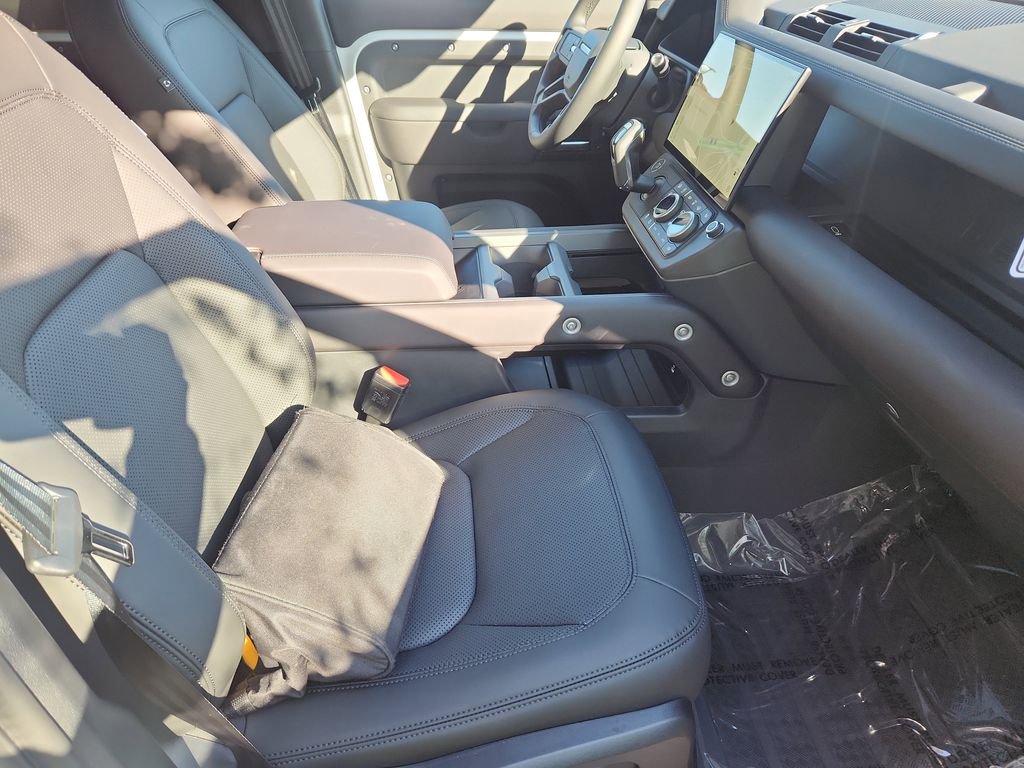 Used 2026 Land Rover Defender 130 S image 3
