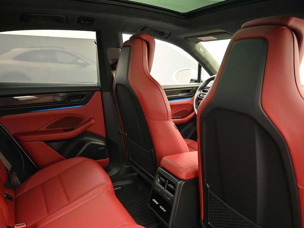 Used 2025 Porsche Macan Turbo Electric image 7