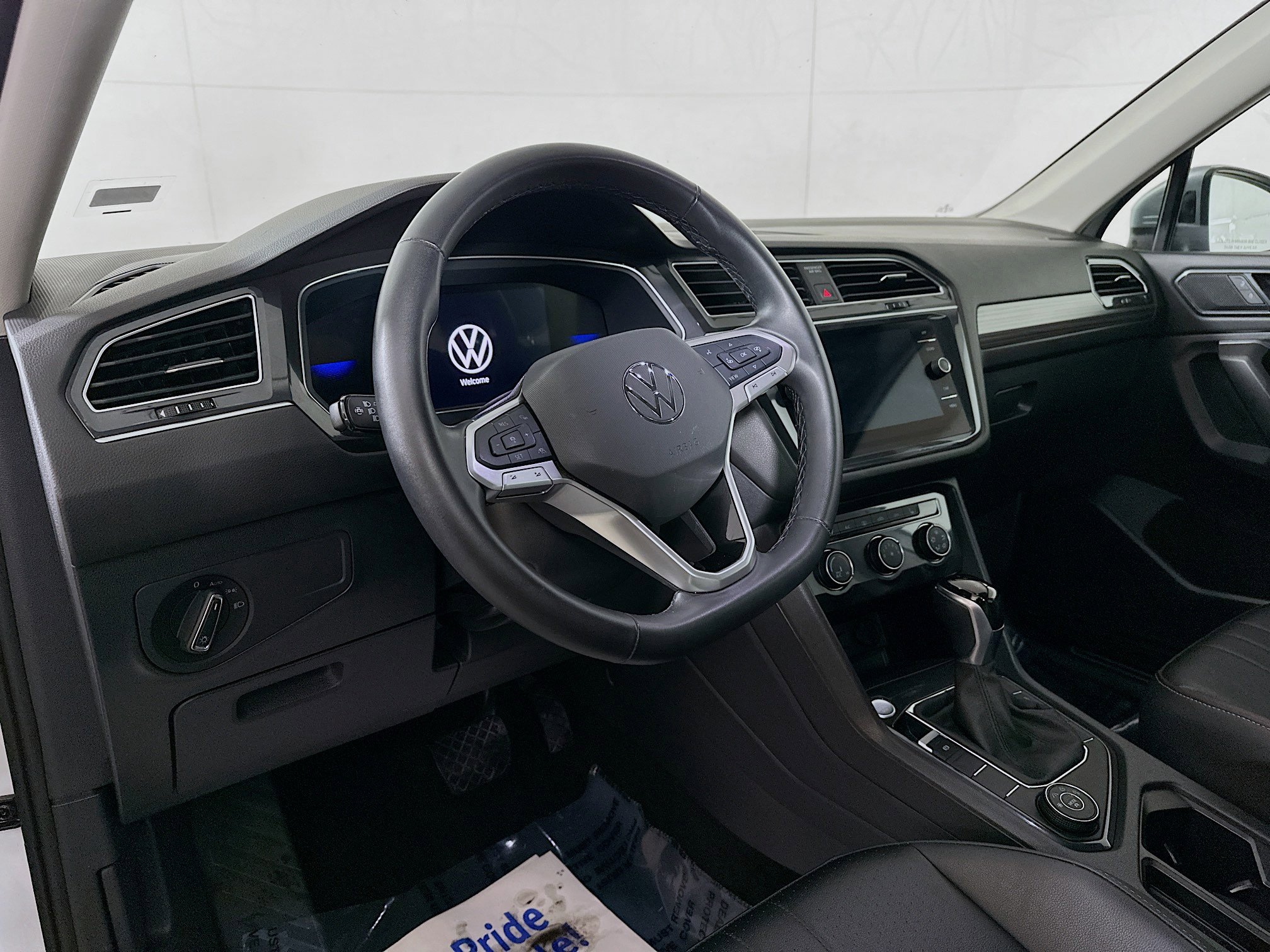 Used 2024 Volkswagen Tiguan Wolfsburg Edition image 9