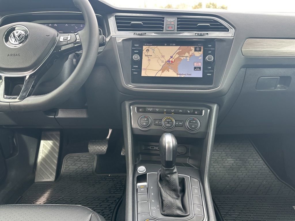 Used 2020 Volkswagen Tiguan SEL AWD/4WD image 20