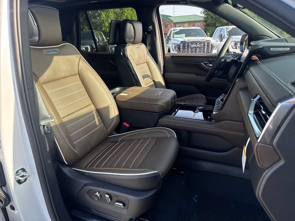 New 2026 GMC Yukon Denali Ultimate AWD/4WD image 14