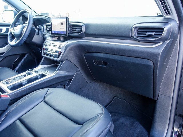 Used 2023 Ford Explorer XLT w/ Equipment Group 202A image 30