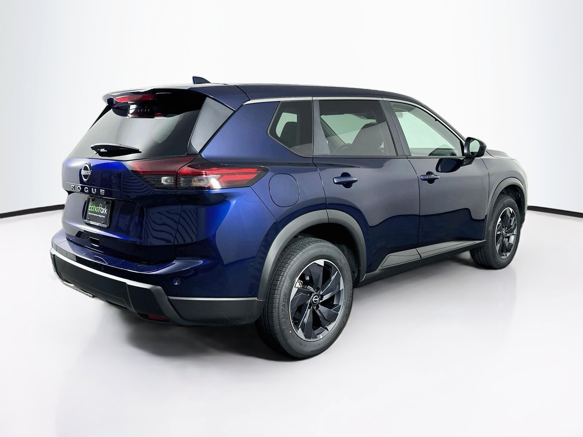Used 2025 Nissan Rogue SV FWD image 9