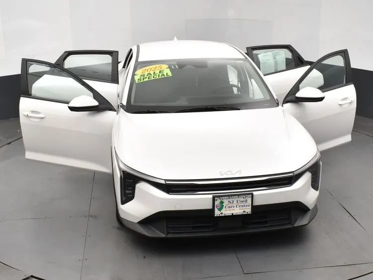 Used 2025 Kia K4 FWD image 10