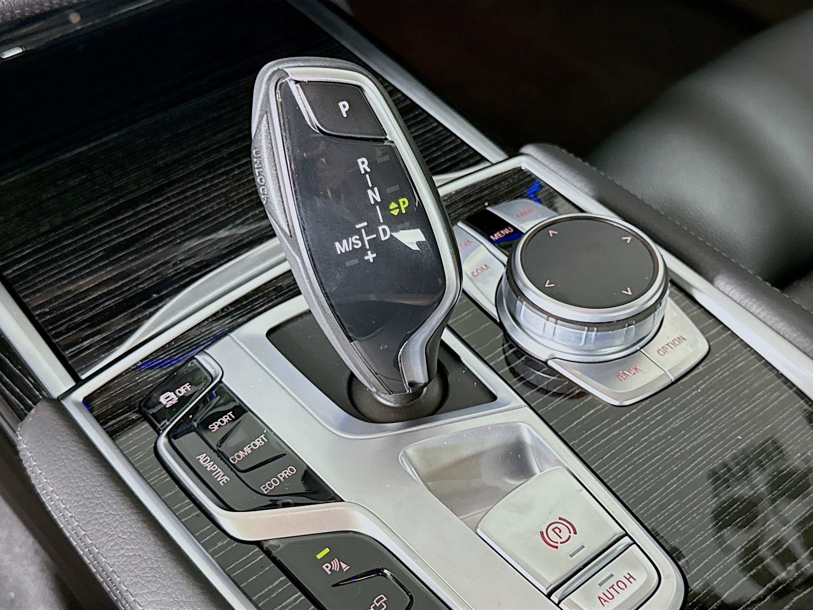 Certified 2022 BMW 740i RWD image 17