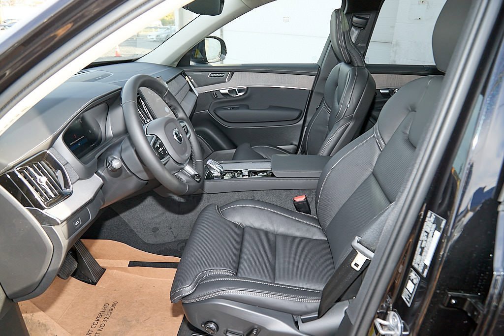 New 2026 Volvo XC90 B6 Ultra w/ Protection Package image 17