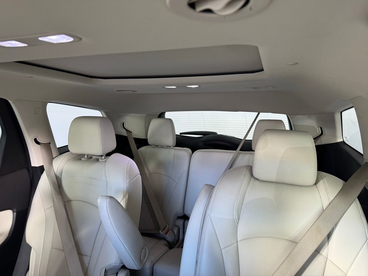 Used 2023 Buick Enclave Essence w/ Experience Buick Package image 5