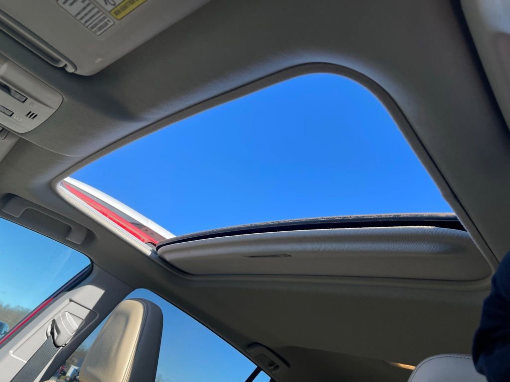 Used 2015 Toyota RAV4 Limited w/ Technology Package image 11