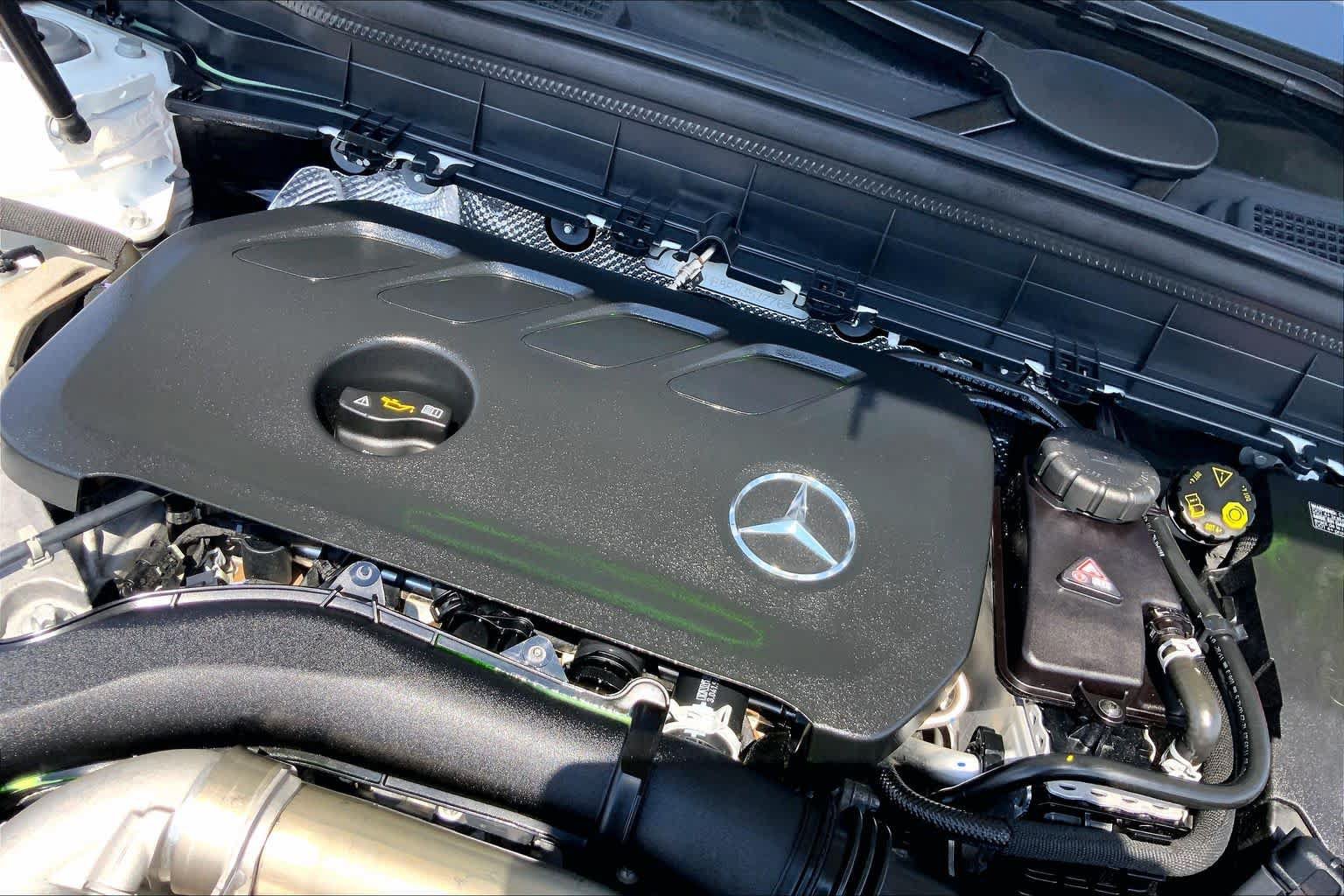 Used 2024 Mercedes-Benz GLB 250 4MATIC image 33