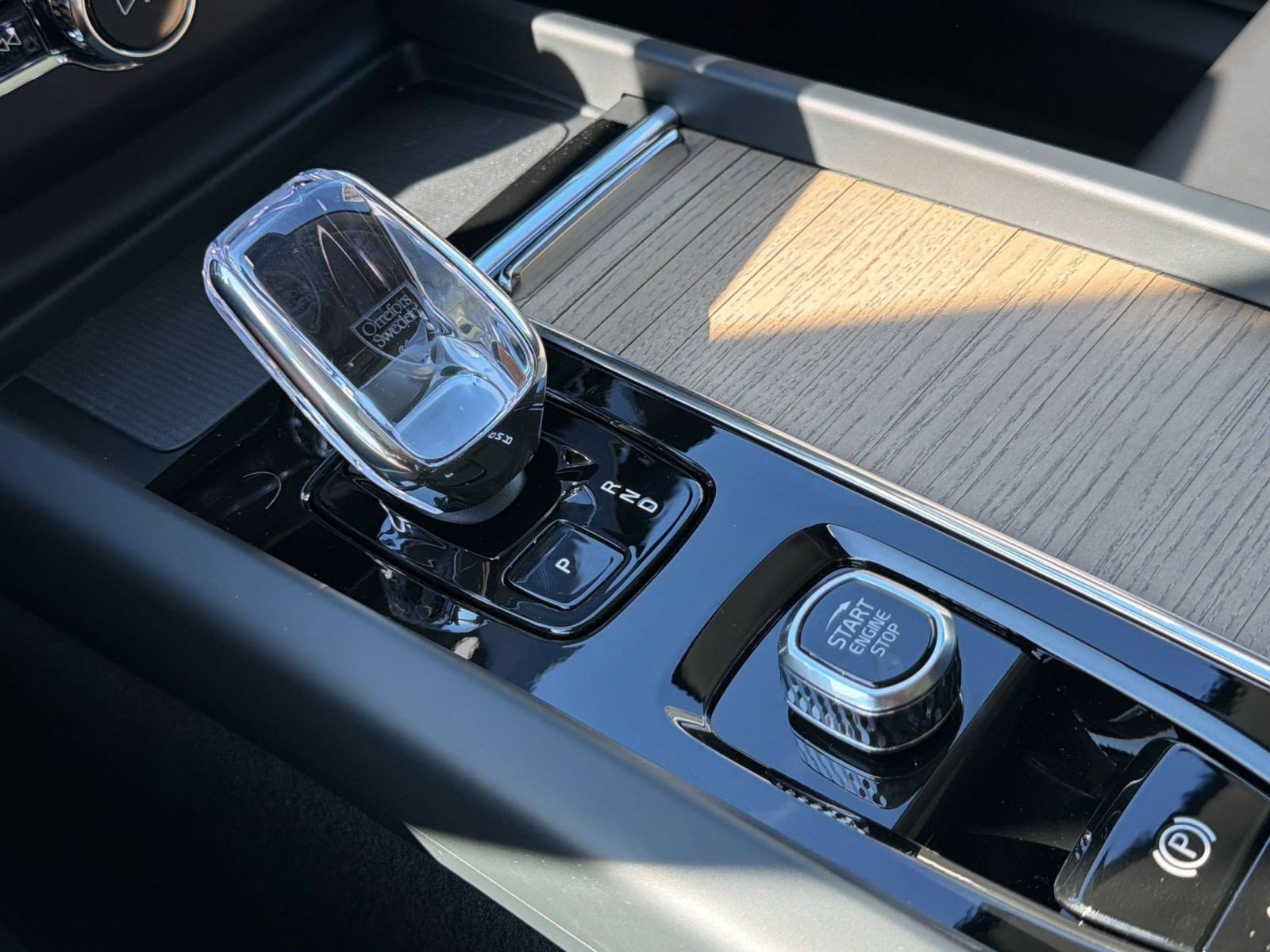 New 2027 Volvo XC60 B5 Plus AWD/4WD image 15