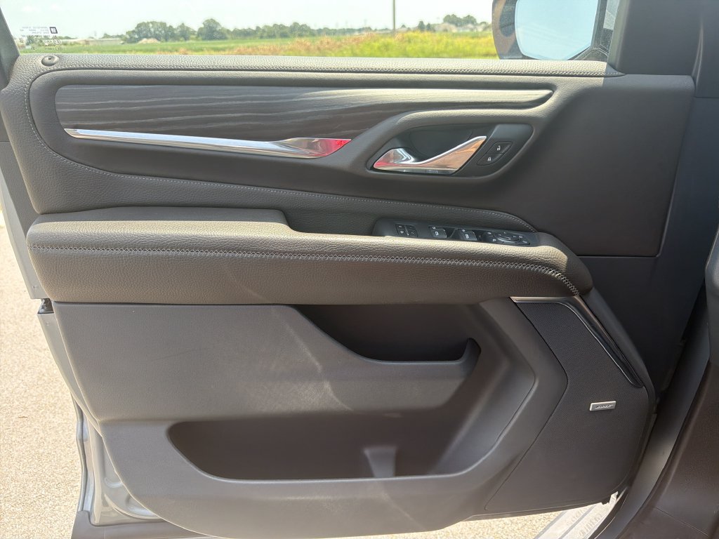 Used 2023 GMC Yukon Denali RWD image 39