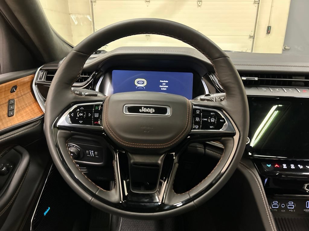 New 2026 Jeep Grand Cherokee Summit w/ Obsidian Package AWD/4WD image 15