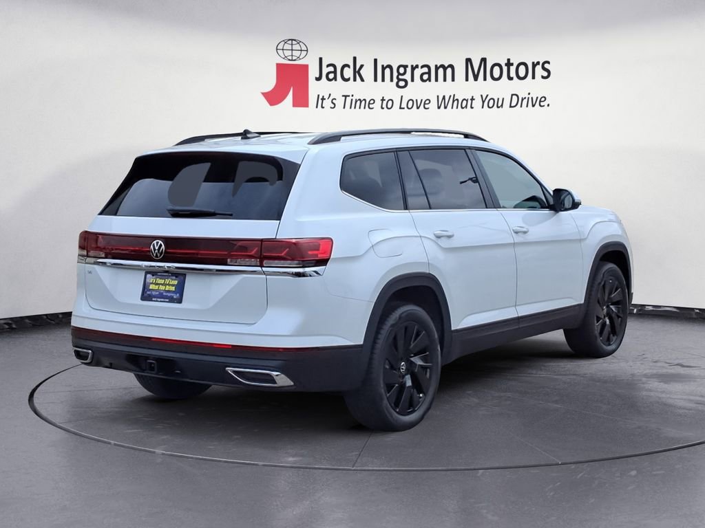 Certified 2026 Volkswagen Atlas SE w/ Panoramic Sunroof Package FWD image 5