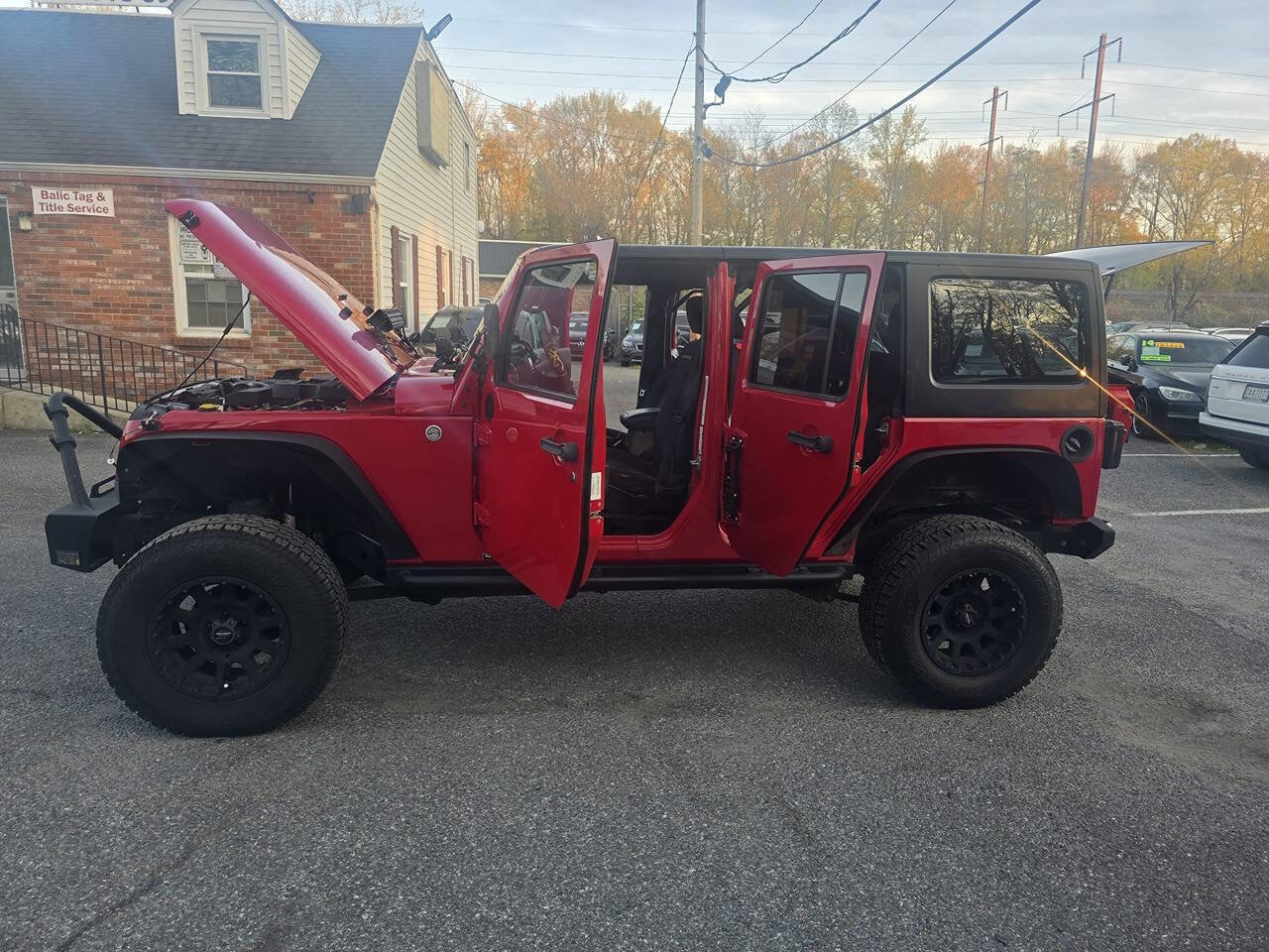 Used 2014 Jeep Wrangler Unlimited Sahara image 4