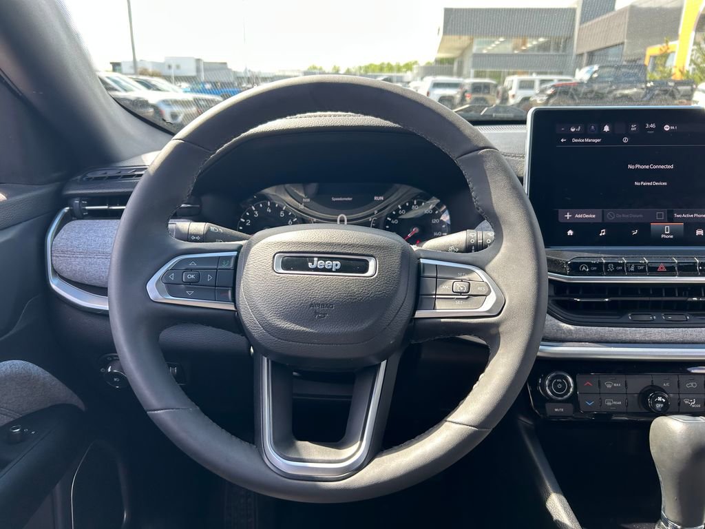 Used 2023 Jeep Compass Latitude AWD/4WD image 10