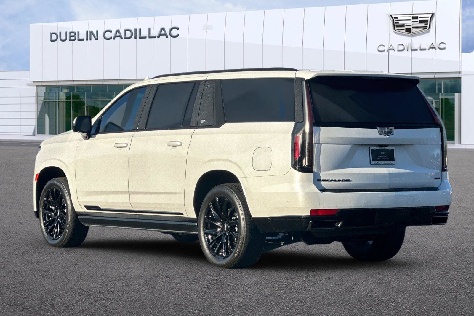 Certified 2023 Cadillac Escalade ESV Sport w/ LPO, ONYX Package AWD/4WD image 6