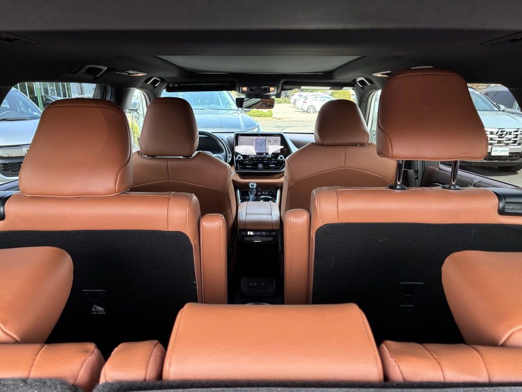 Used 2020 Toyota Highlander Platinum AWD/4WD image 15