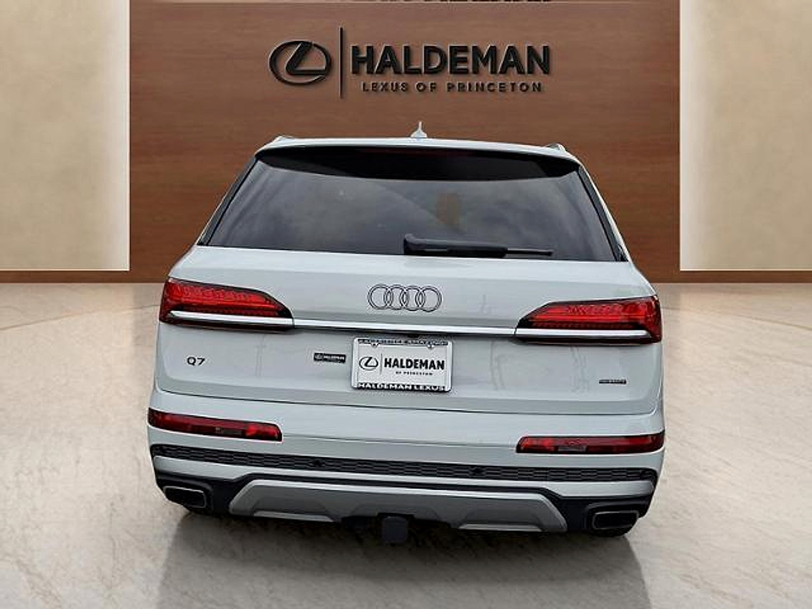 Used 2025 Audi Q7 3.0T Premium Plus AWD/4WD image 5