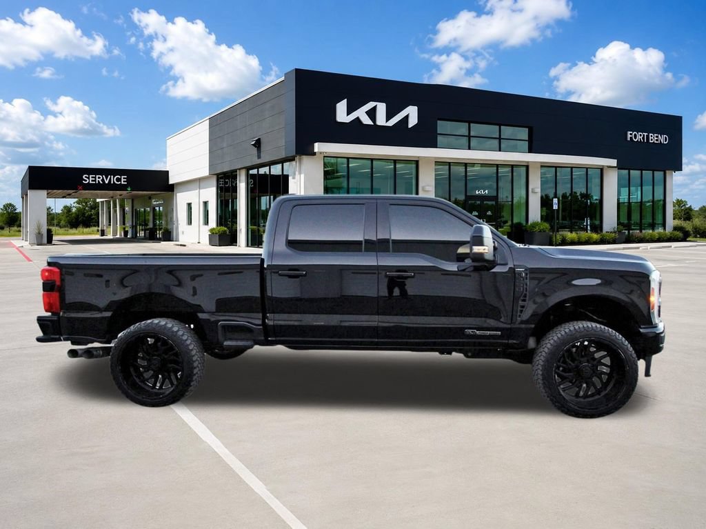 Used 2023 Ford F250 Lariat w/ Lariat Ultimate Package AWD/4WD image 4