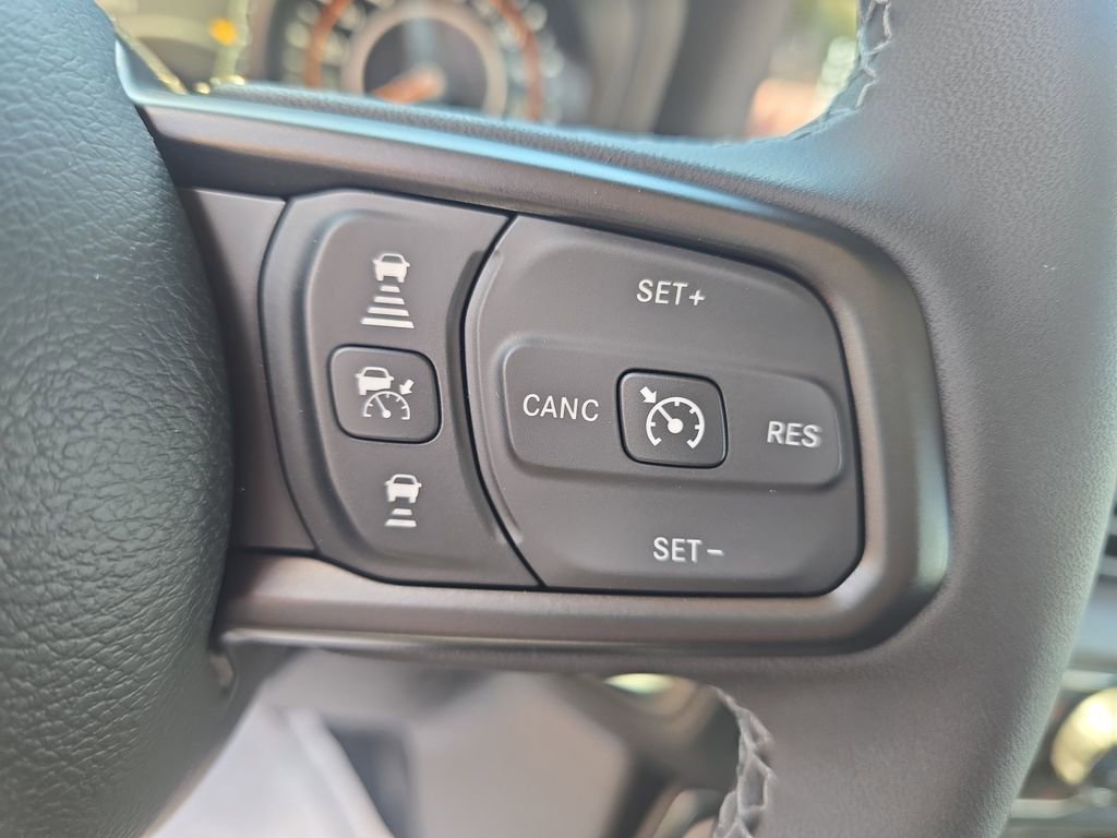 New 2025 Jeep Gladiator Sport image 18