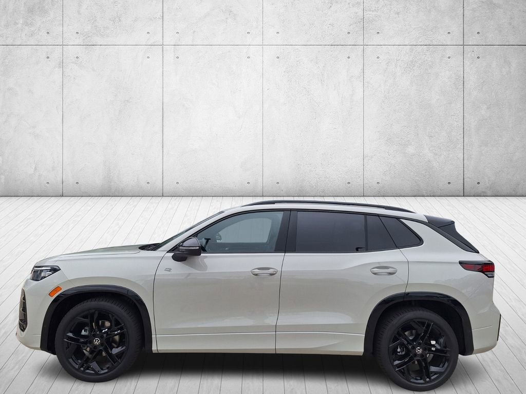 New 2026 Volkswagen Tiguan SE R-Line image 2