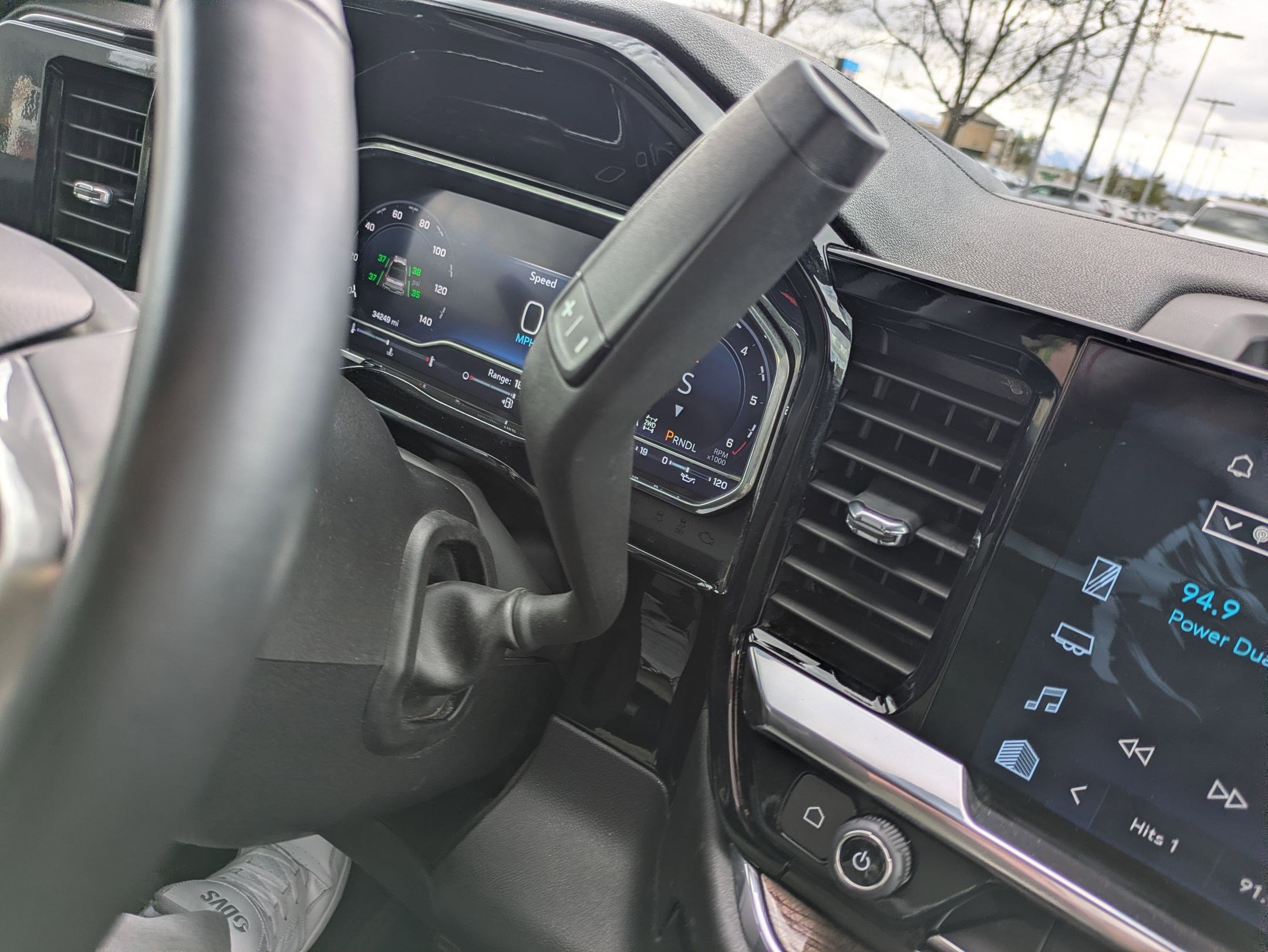 Used 2024 Chevrolet Silverado 1500 LT AWD/4WD image 28