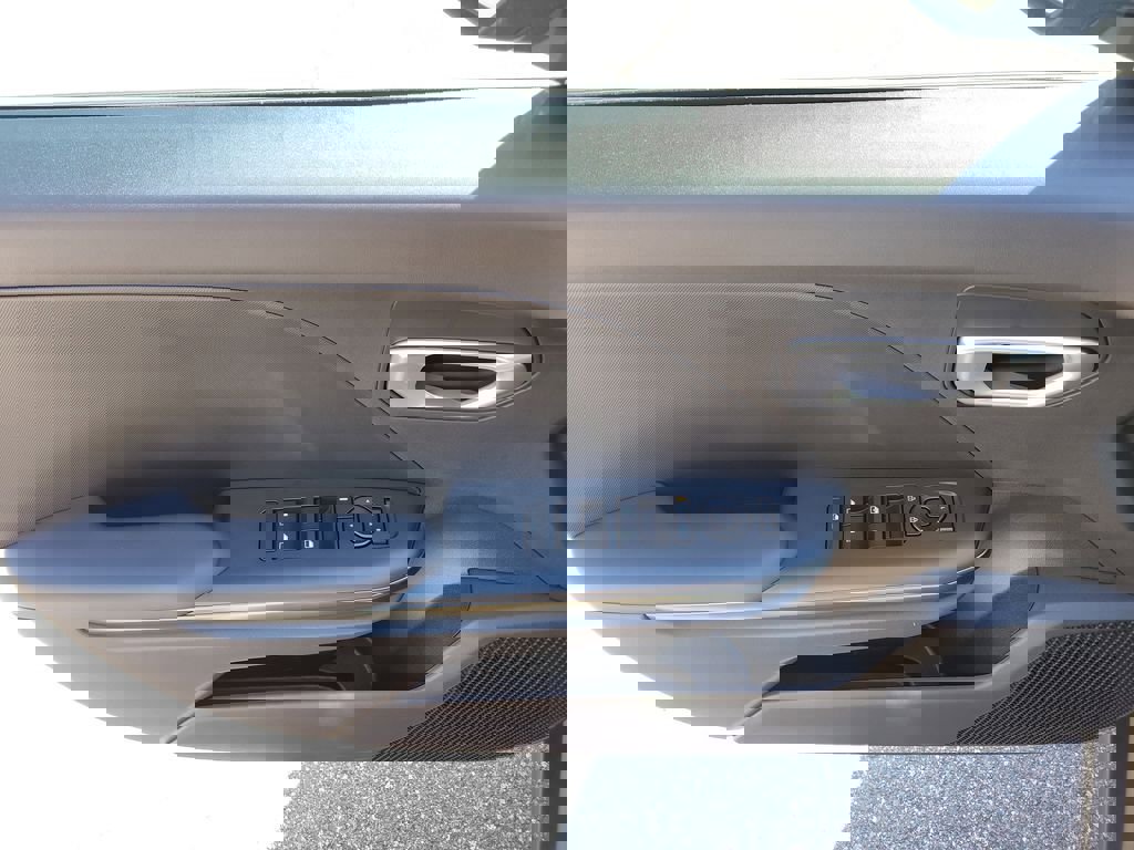 New 2026 Kia K4 LXS image 18