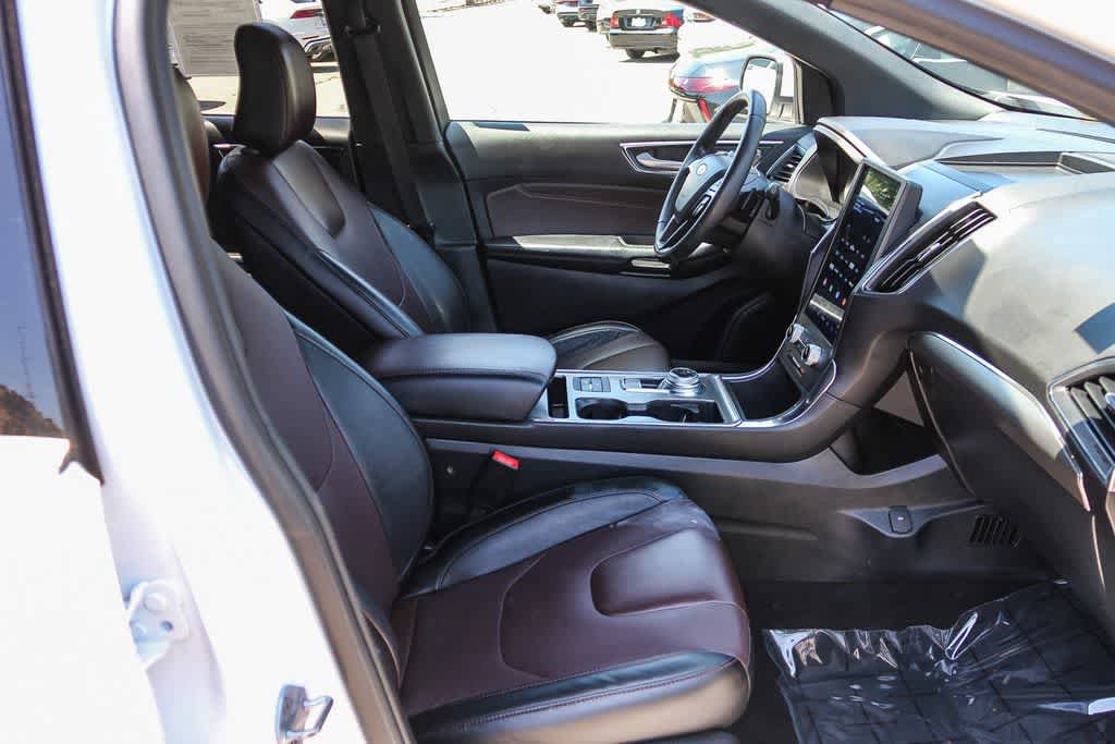 Used 2022 Ford Edge Titanium w/ Equipment Group 301A AWD/4WD image 18