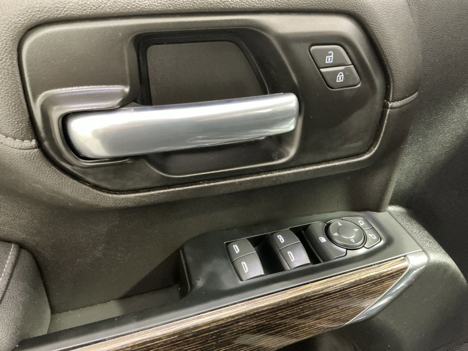 Used 2023 GMC Sierra 2500 SLE w/ SLE Convenience Package image 23