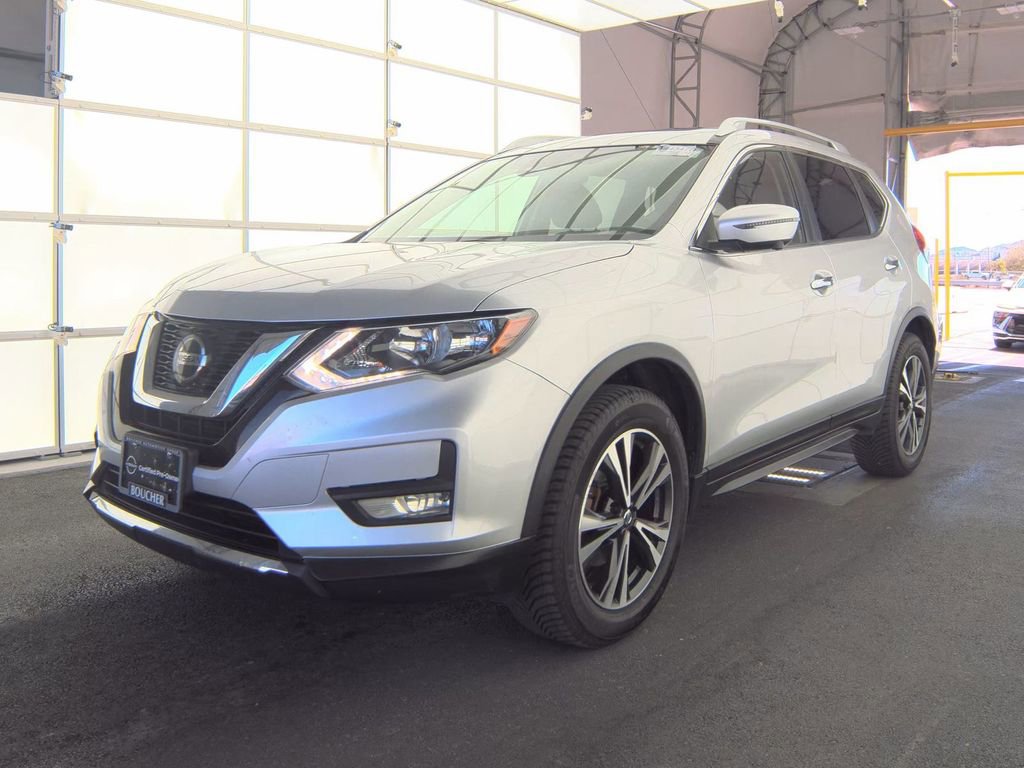 Used 2020 Nissan Rogue SV w/ Sun & Sound Touring Package AWD/4WD image 2