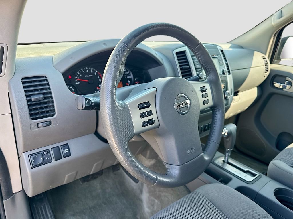 Used 2018 Nissan Frontier SV image 9