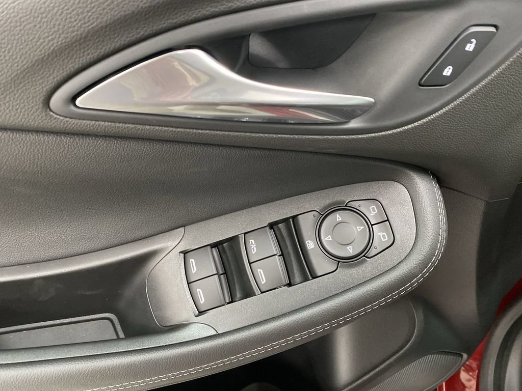 Used 2021 Buick Encore GX Select w/ Sport Touring Package FWD image 13